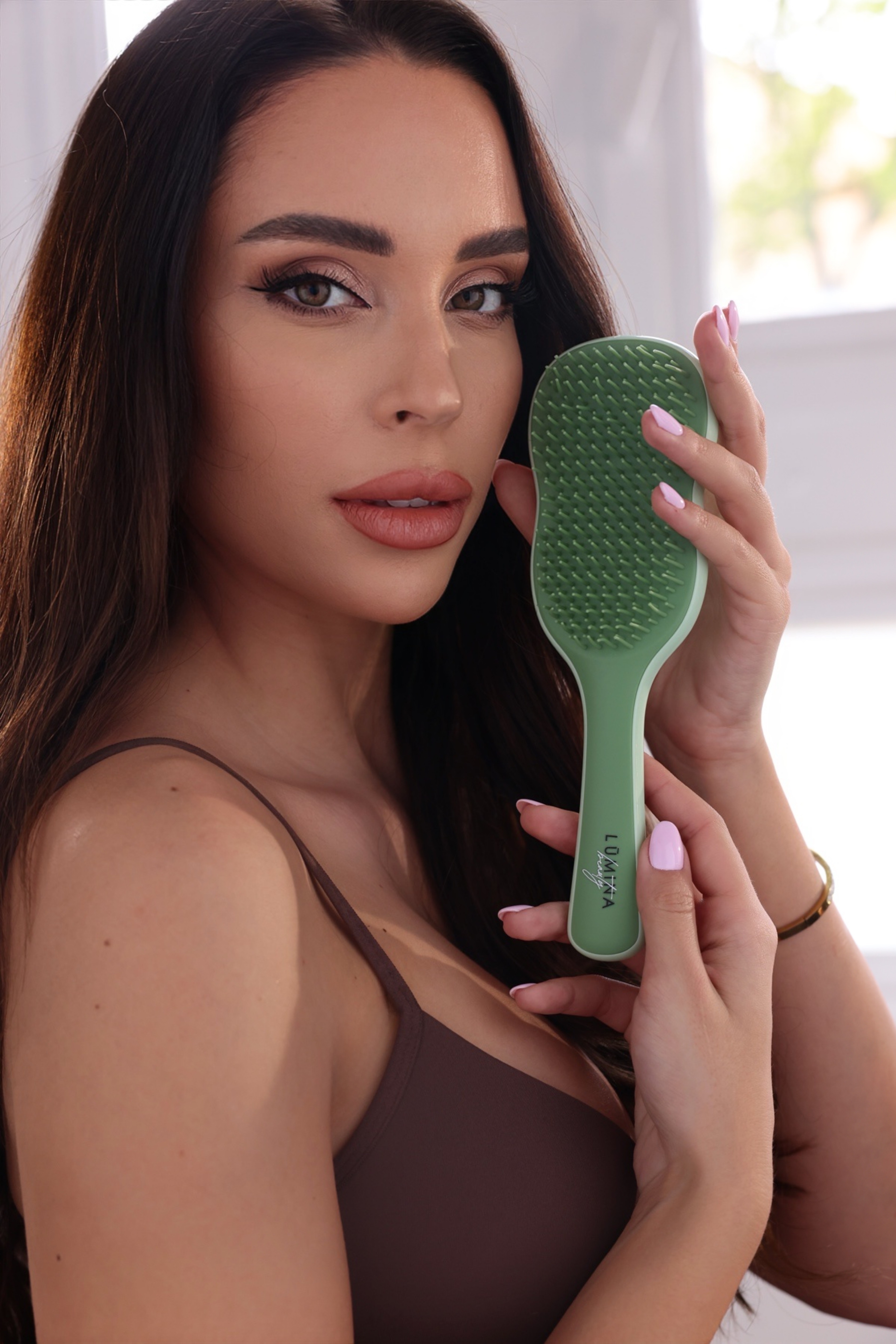Lumina Olive Brush